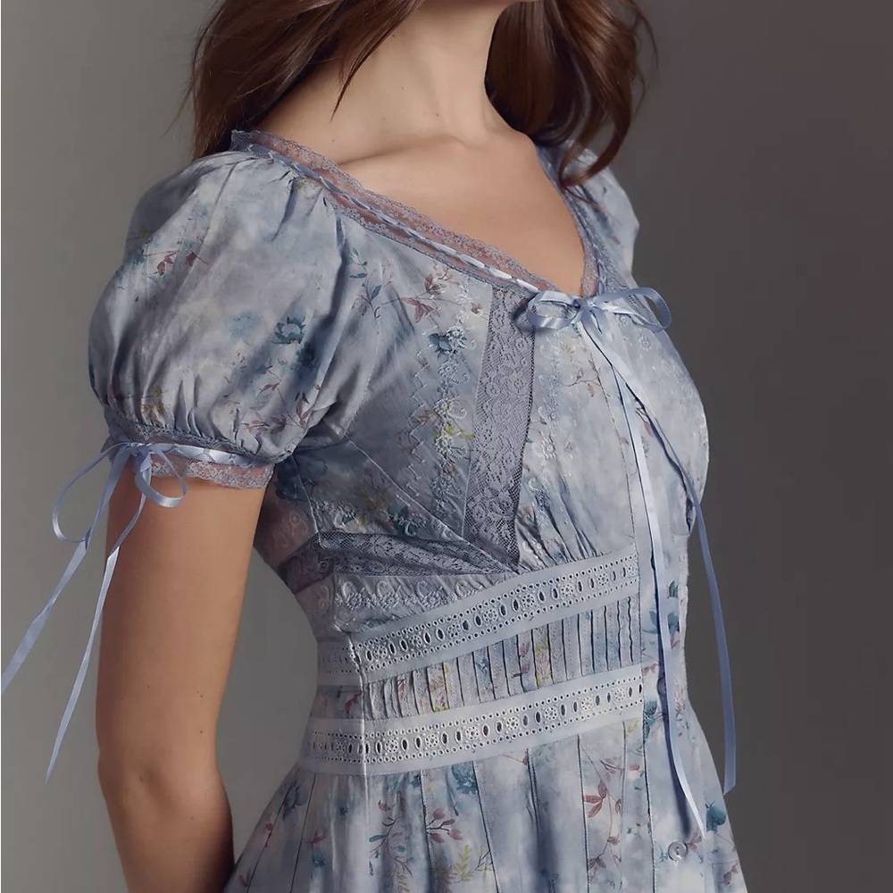 Elegant Blue Floral Midi Dress